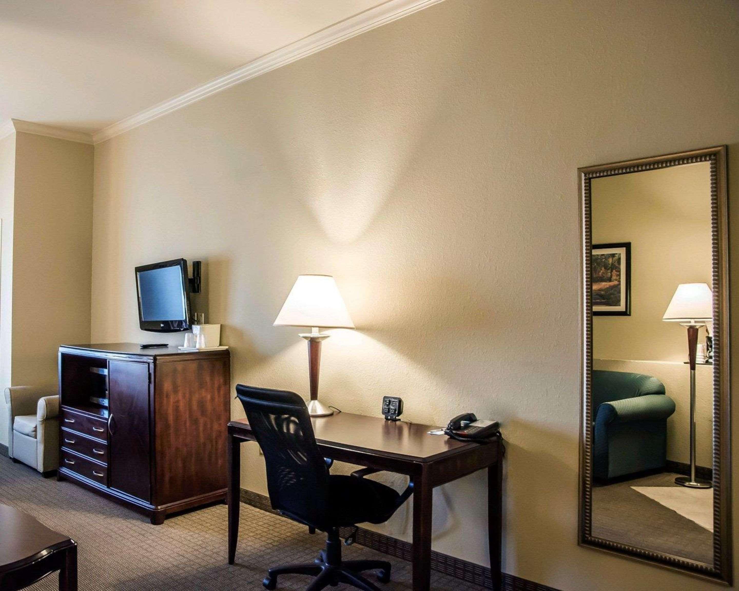 Comfort Cincinnati North Hotel 3*
