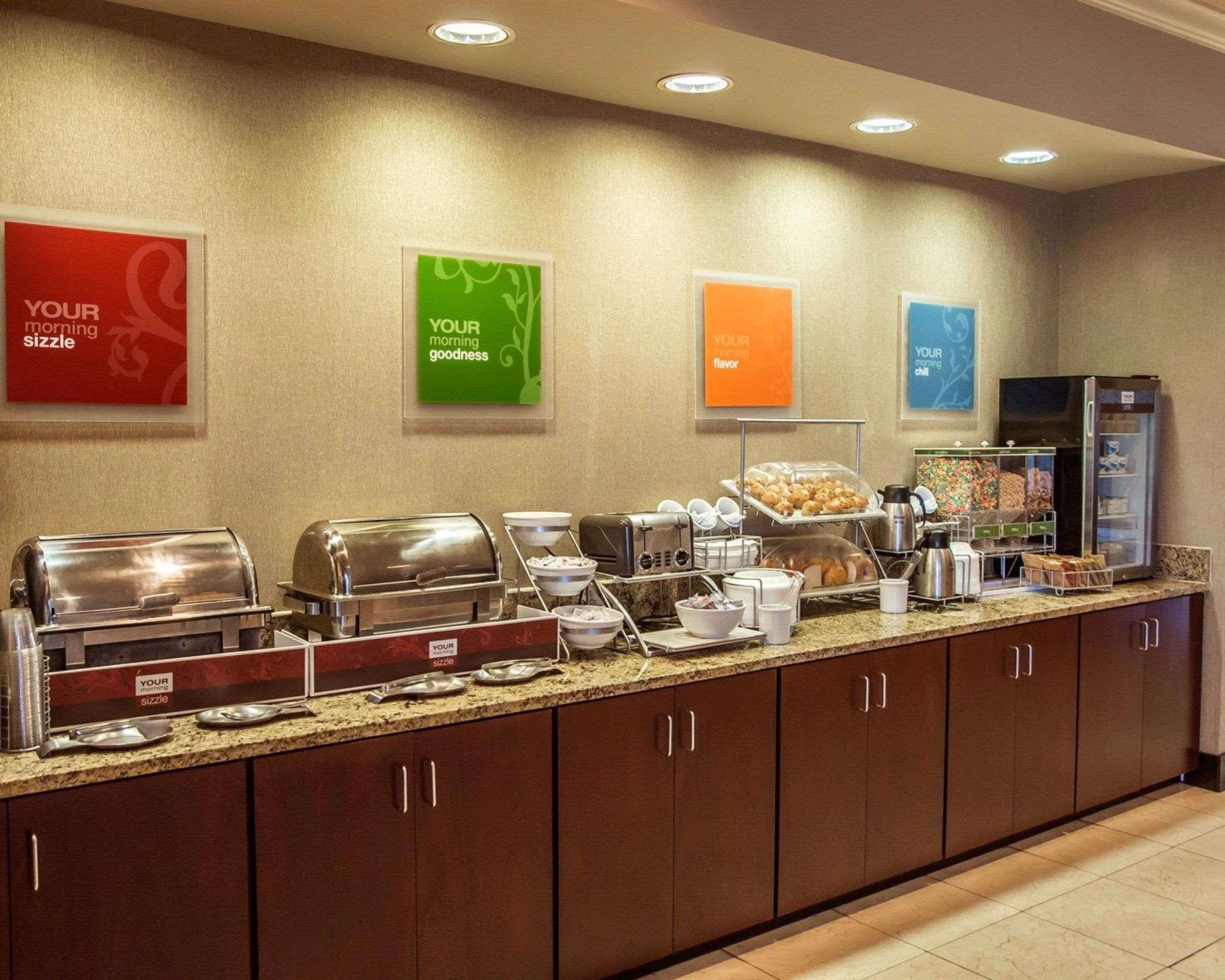 Comfort Cincinnati North Hotel 3*