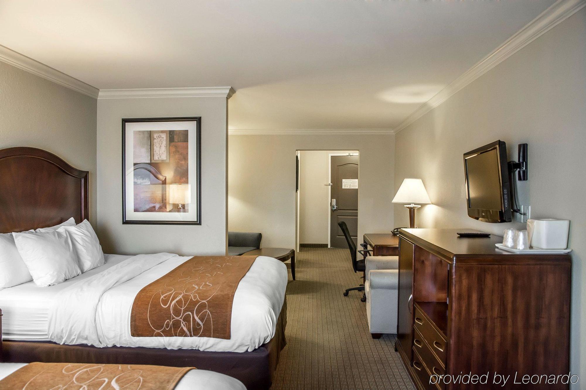 Comfort Cincinnati North Hotel