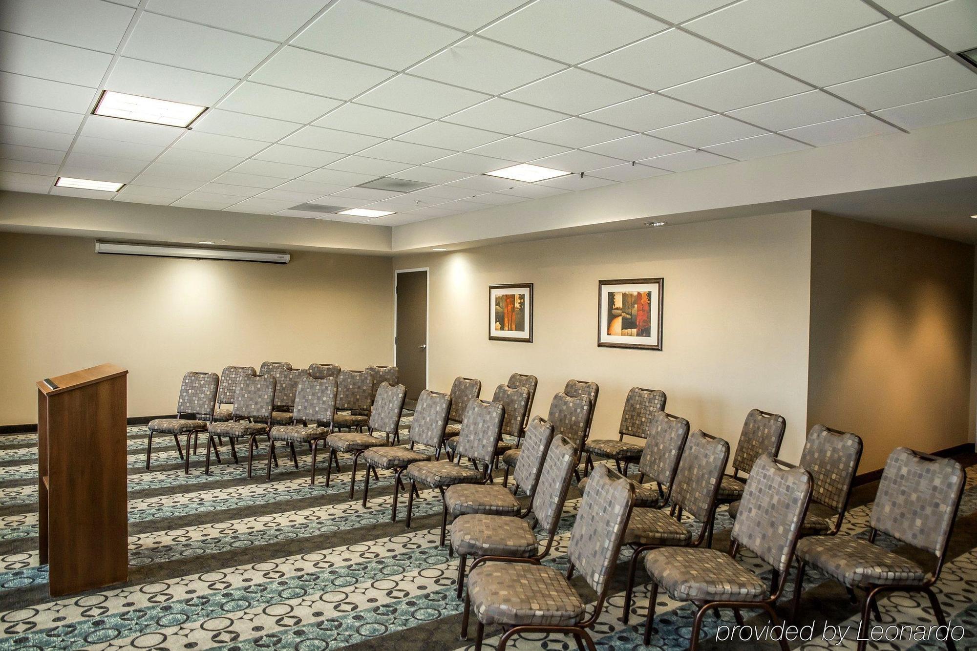 Comfort Cincinnati North Hotel 3*